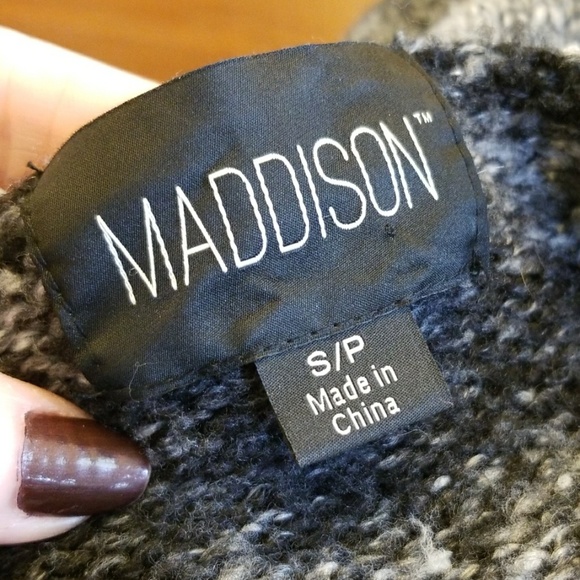 MADDISON 💋 SWEATER - Picture 6 of 8